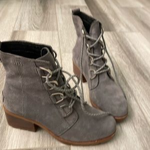 Like new Sorel boots. Never worn outside.